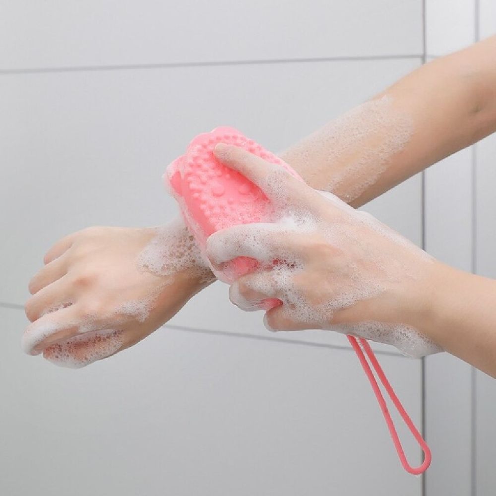 La ducha, mejor con la mano que con la esponja: y hay un porqué - Cadena  Dial