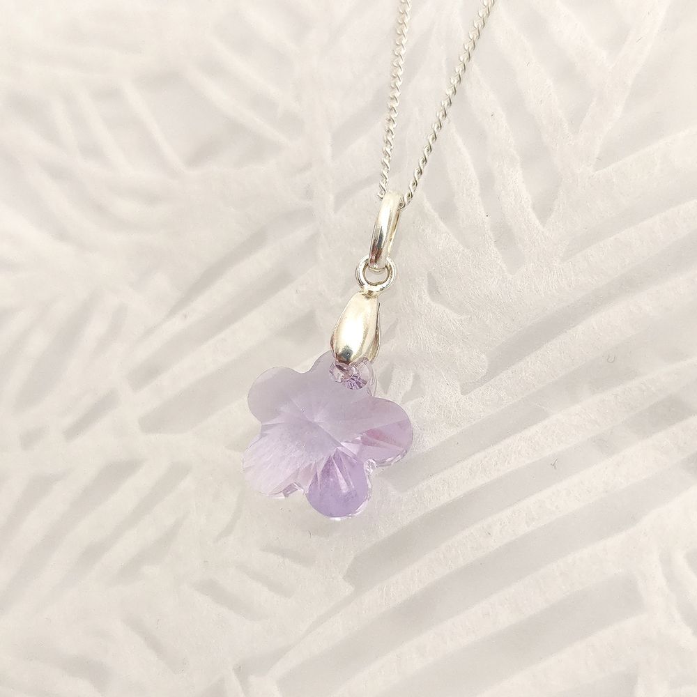 Collar de Plata con Dije Cristal Diseño Flor Lila