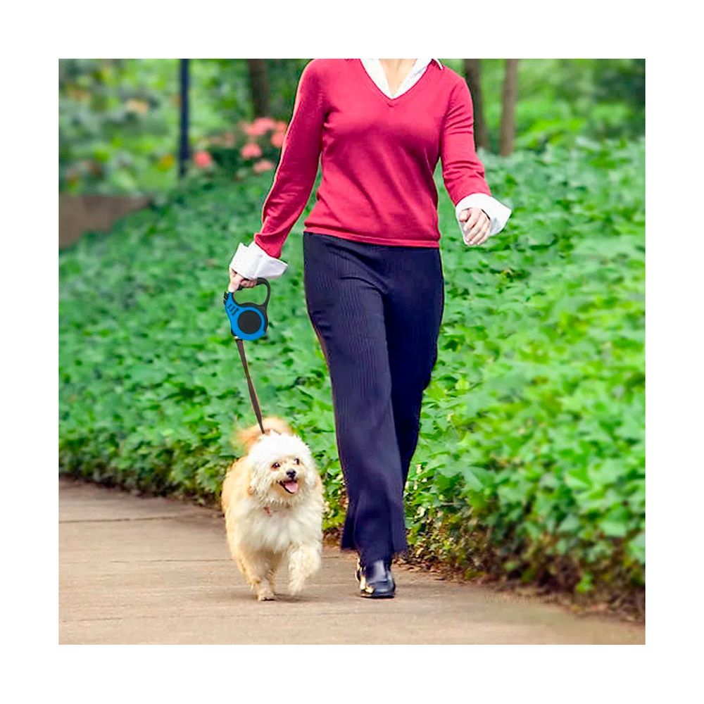 La correa con luces LED para pasear al perro con manos libres y