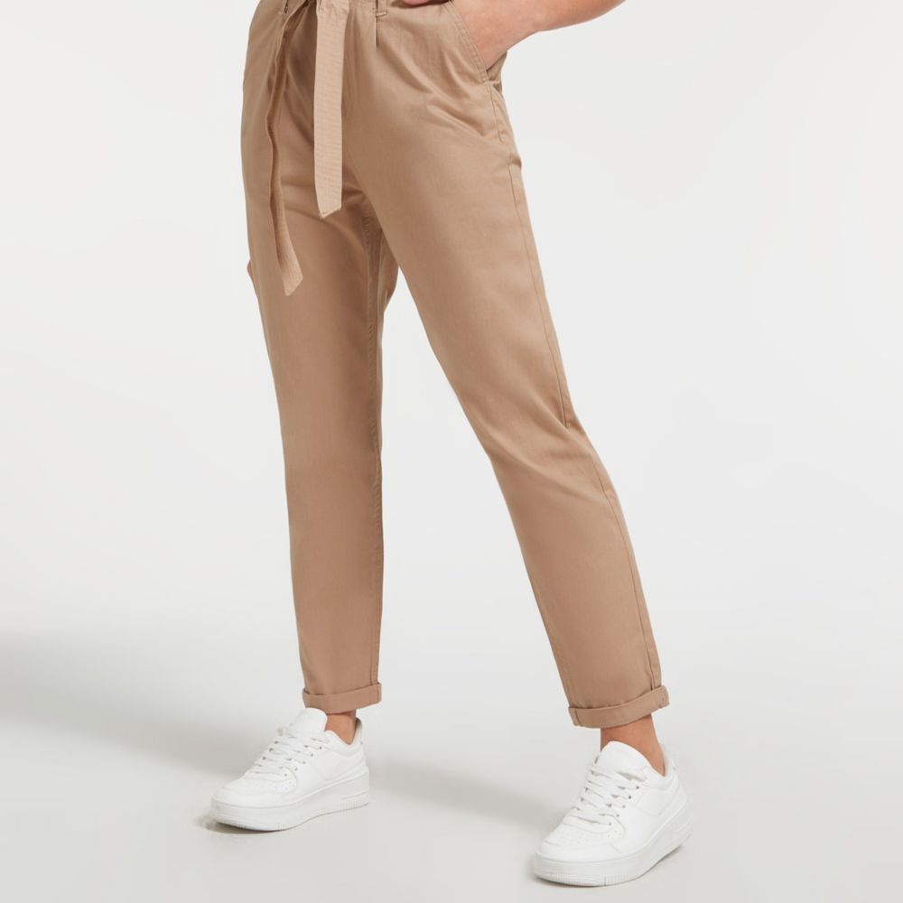 Pantalón con best sale lazo mujer