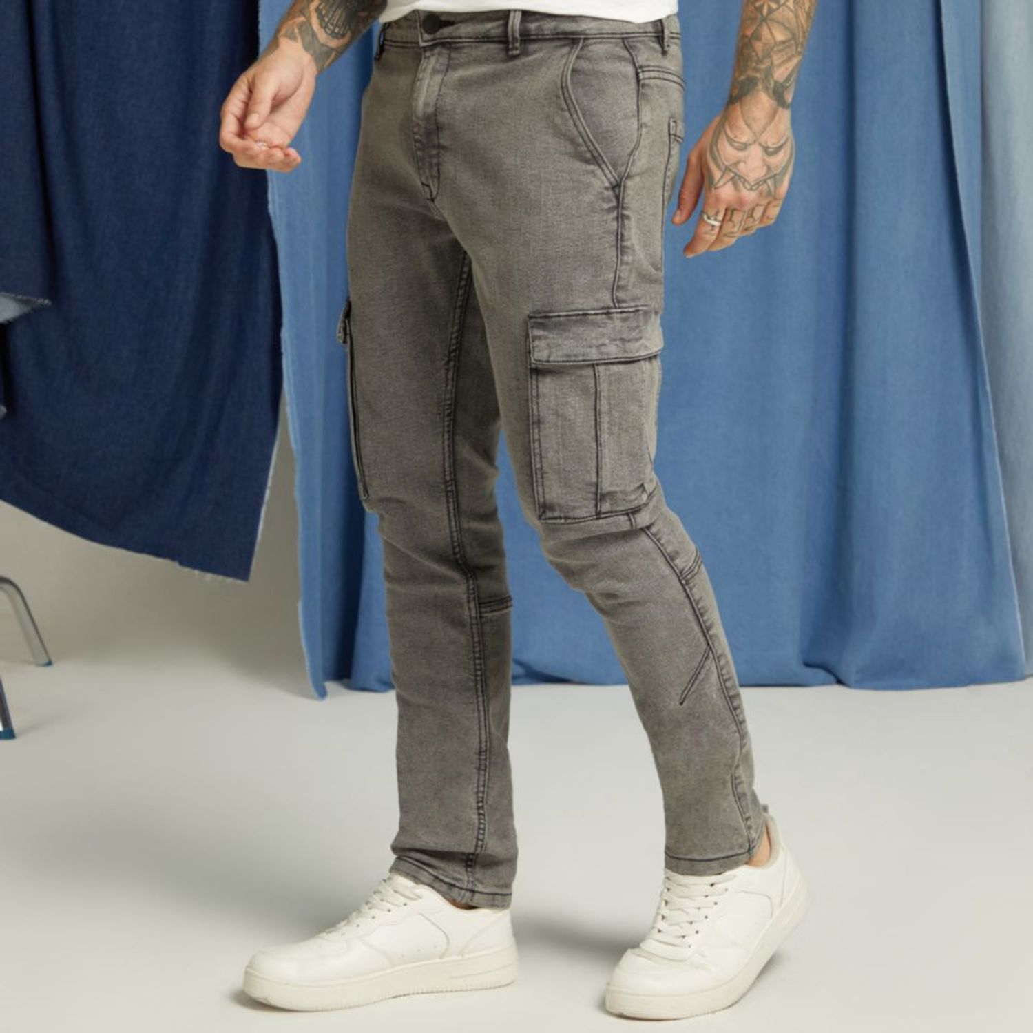 Skinny jeans y slim fit: razones para decirle NO (y qué usar en su