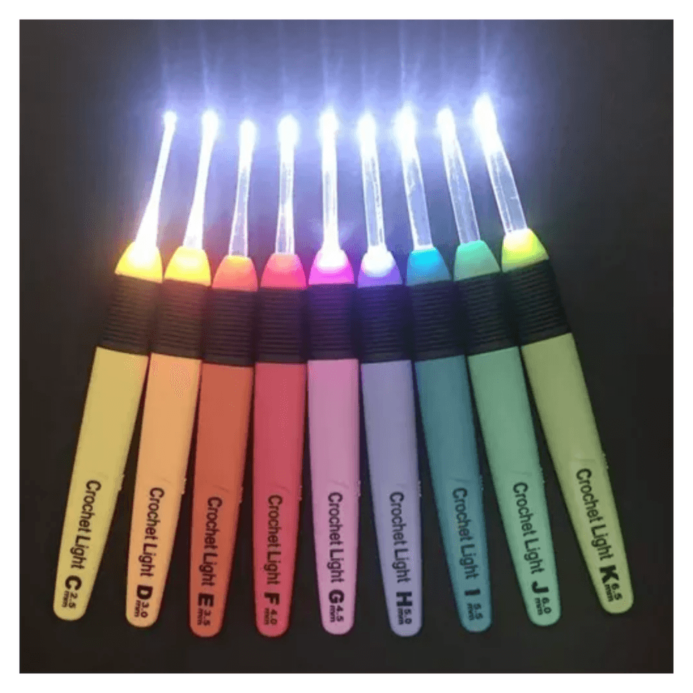 Agujas Ergonómicas Con Luz LED - Hilos Y Lanas En Panama - Crafteria