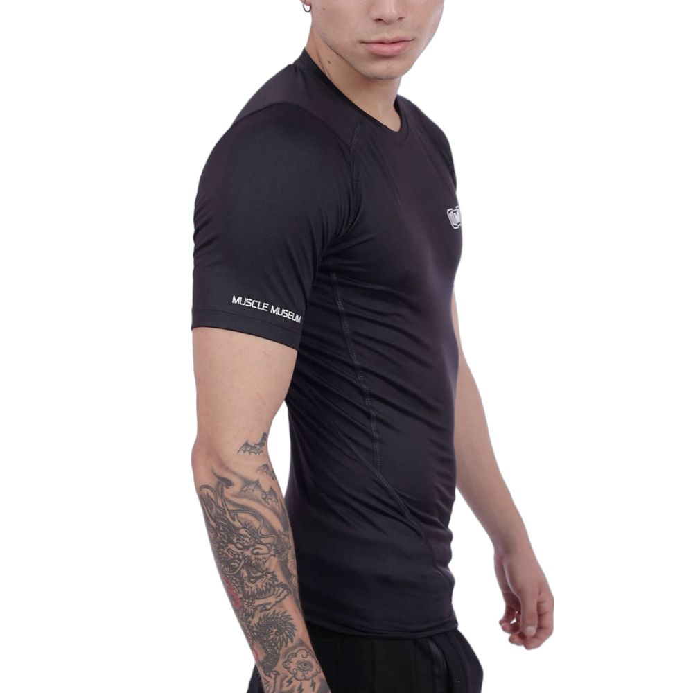 Polo Deportivo de Compresión Manga Corta Muscle Museum para Hombre Color  Negro Talla M I Oechsle - Oechsle