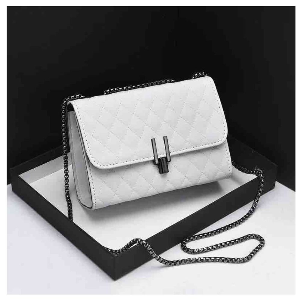 Cartera de Mano con Correa Diseño Premium