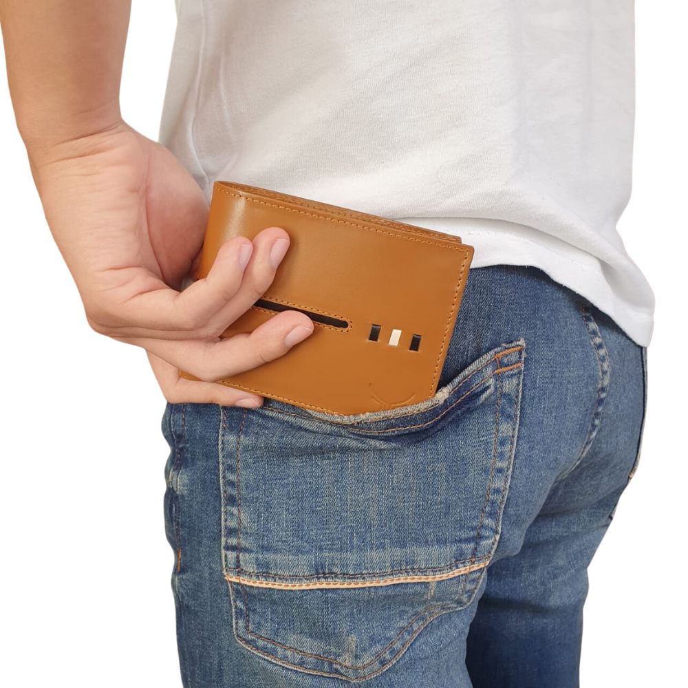 Billetera de Cuero Vacuno. ARMUZ modelo Clasica AR09 Camel