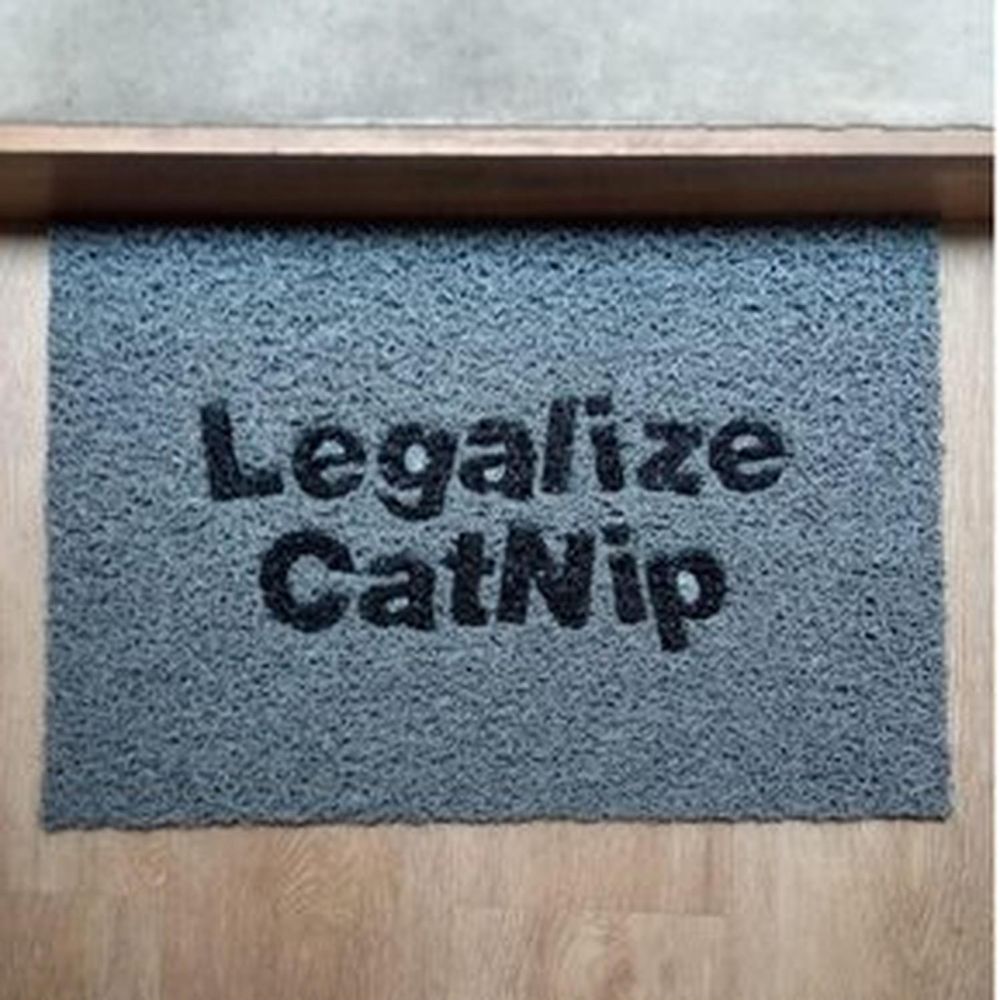 Tapete tipo NOMAD o Felpudo Atrapa Mugre Gris Legalize Catnip