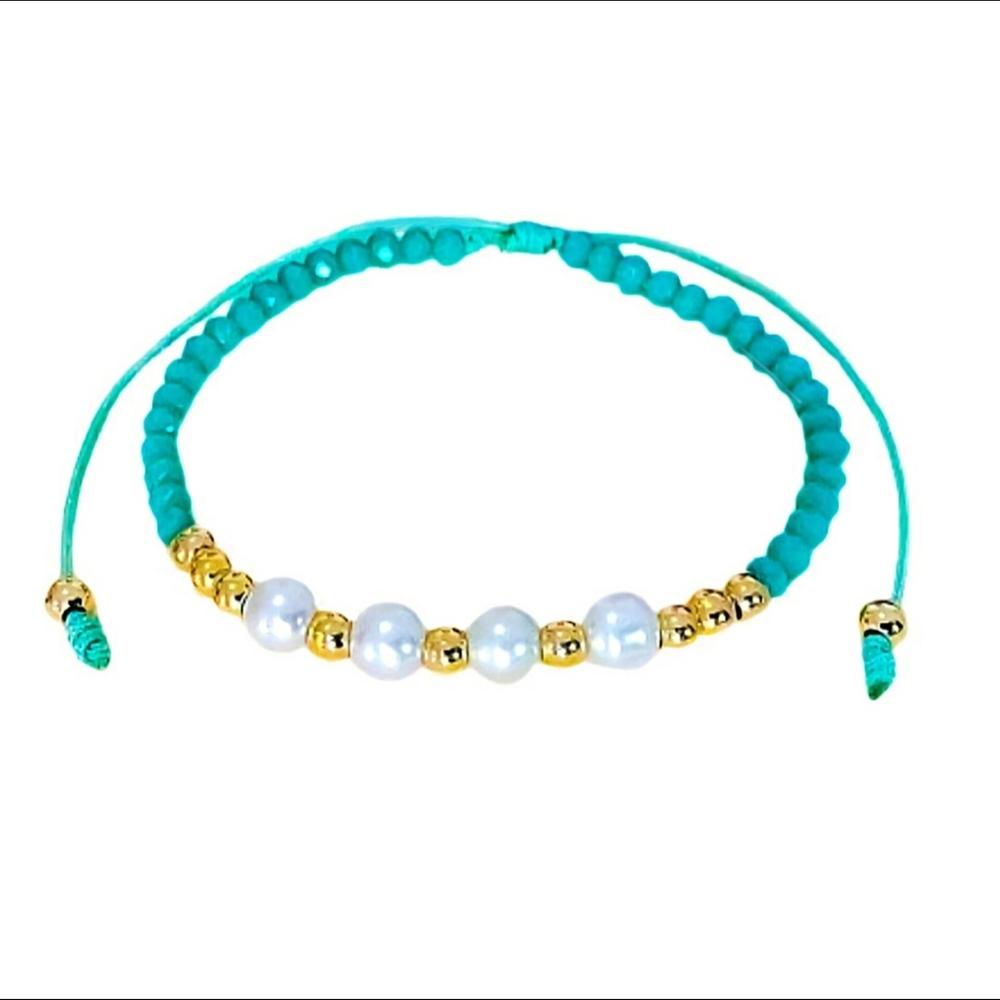 Pulsera Perlas y Muranos con Accesorios Dorados en Hilo Chino Marialu Creaciones