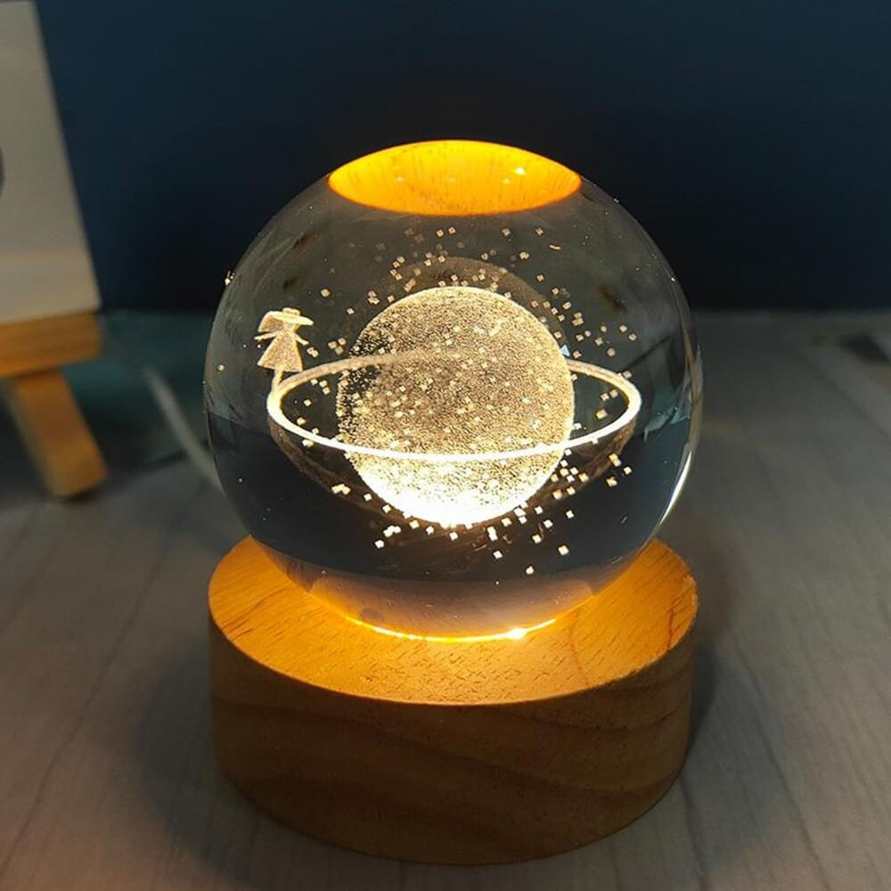 Lámpara 3D Esfera de Cristal 6cm Led Niña en el espacio con caja para pilas