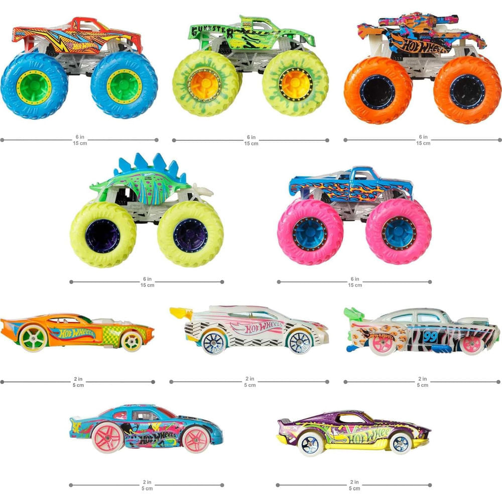 Hot Wheels Monster Trucks con camiones y autos que brillan en