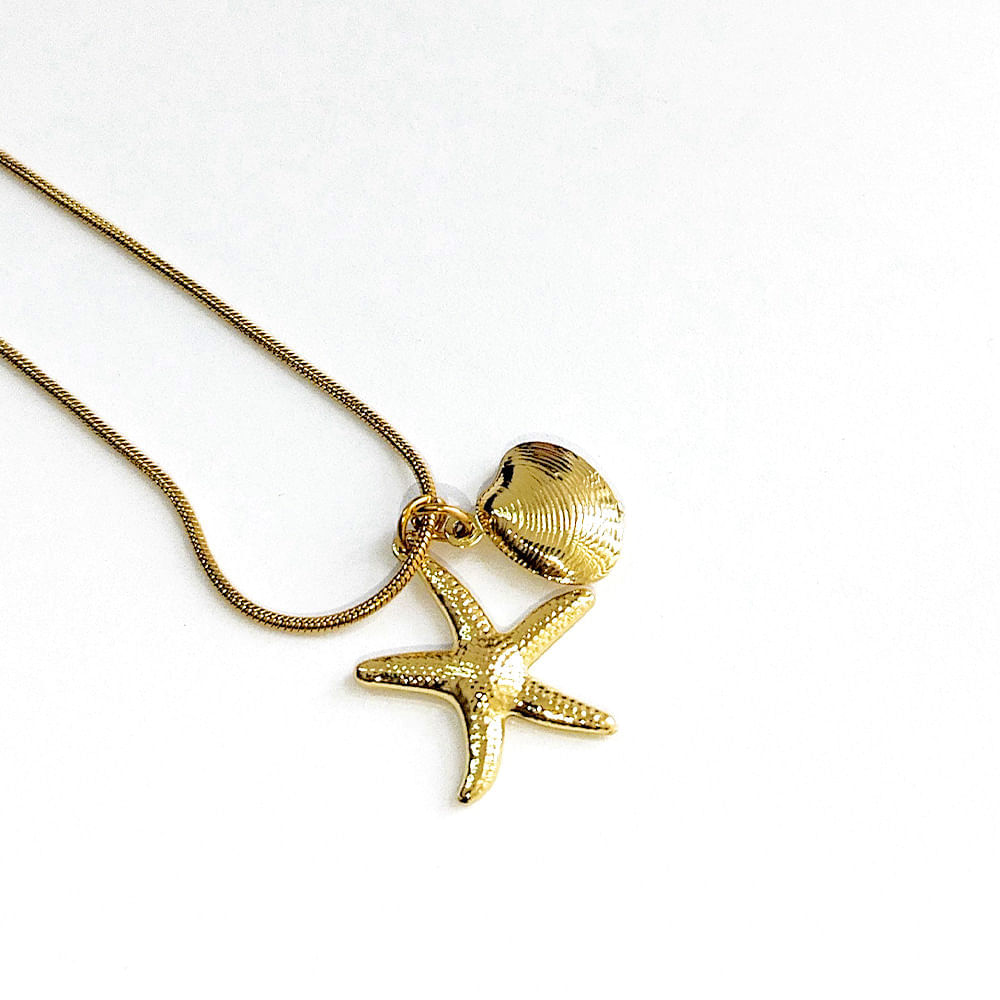 Collar Marino con Dijes de Estrella de Mar y Caracola – Acero Inoxidable Enchapado en de Oro de 18K