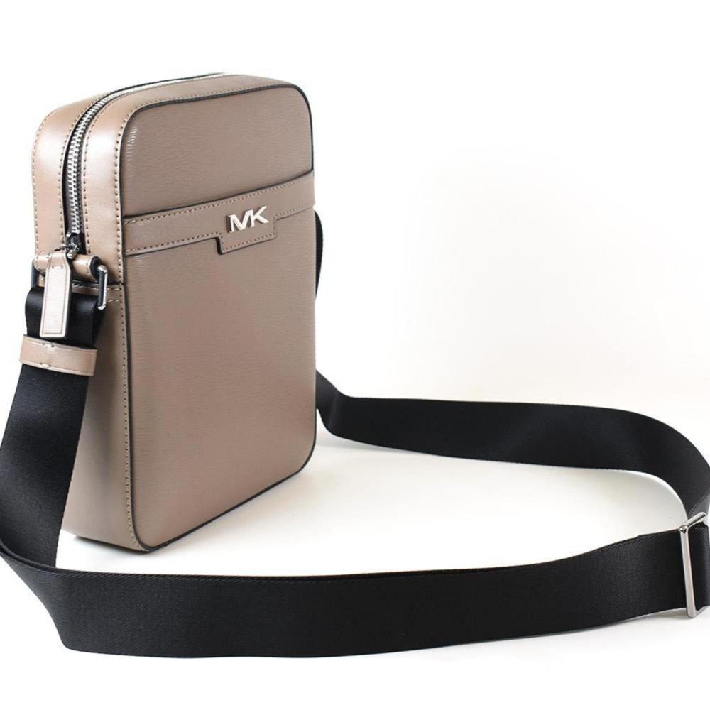 Morral para Hombre Michael Kors Cooper Flight Bag - Camel