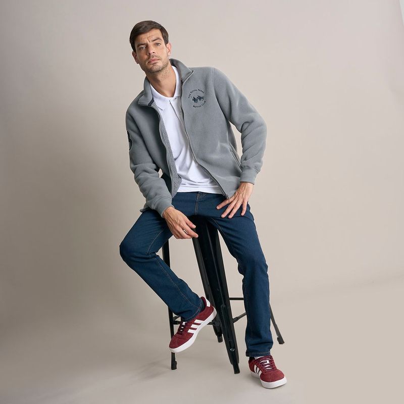 2741067-gris.jpg