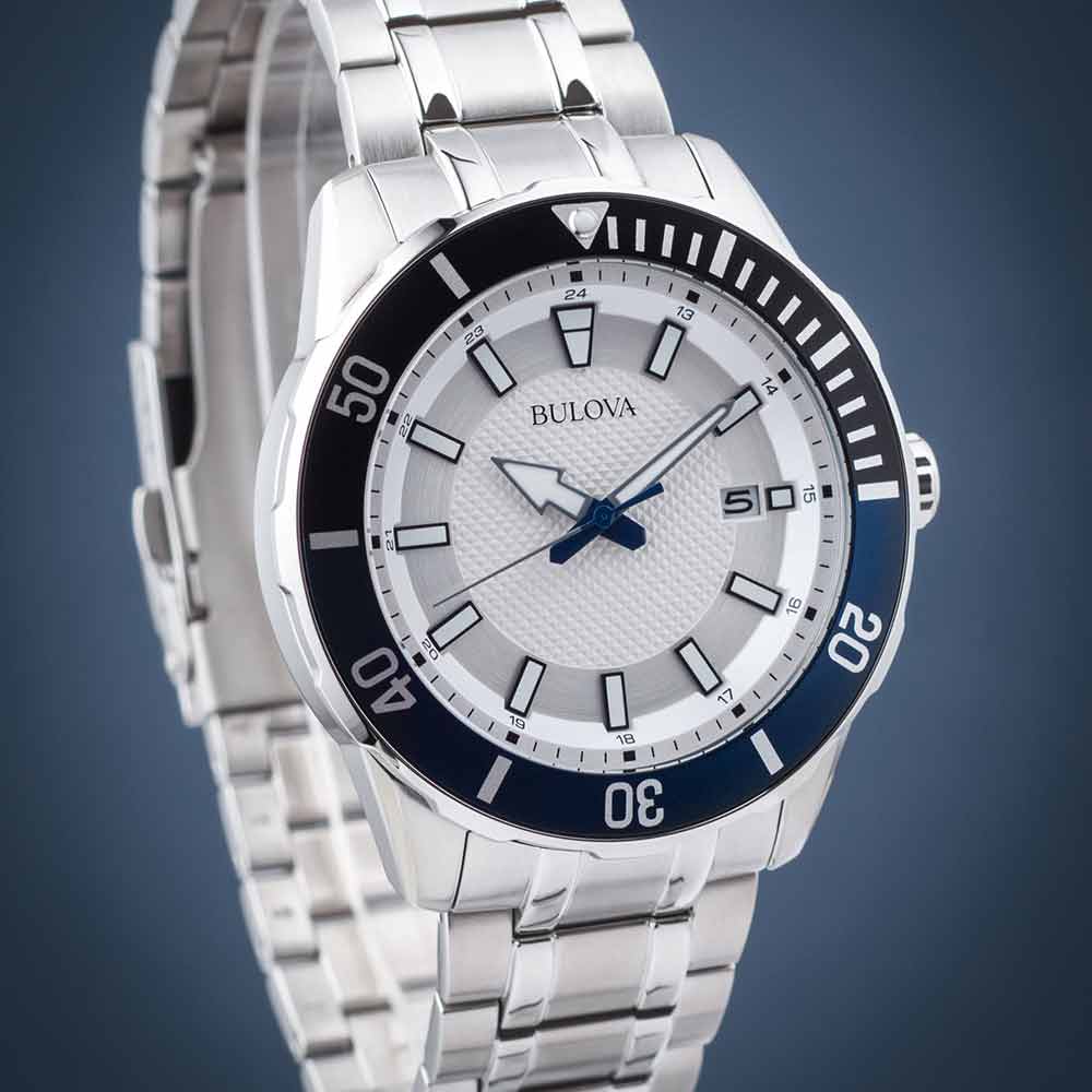 Reloj Bulova 98B349 para Hombre Fecha Acero Inoxidable Dial Blanco
