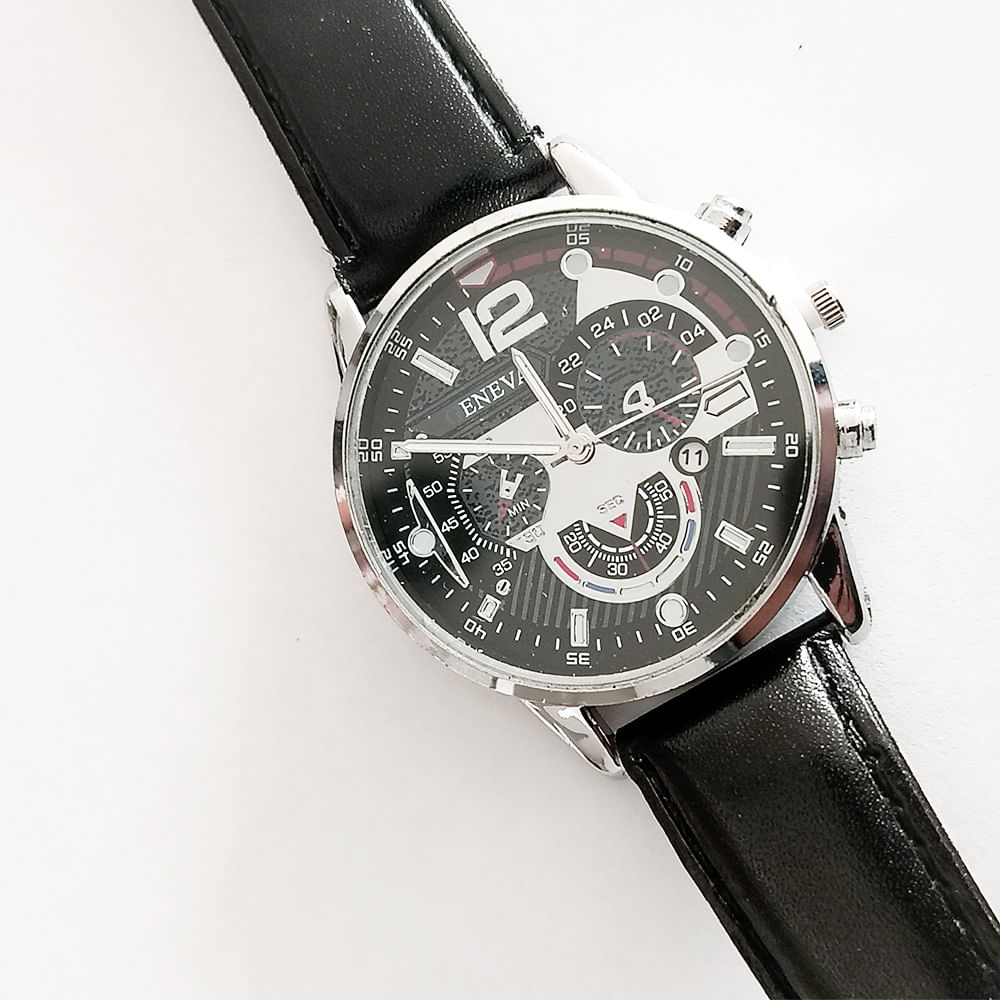 Reloj a pilas con correa de cuero negro