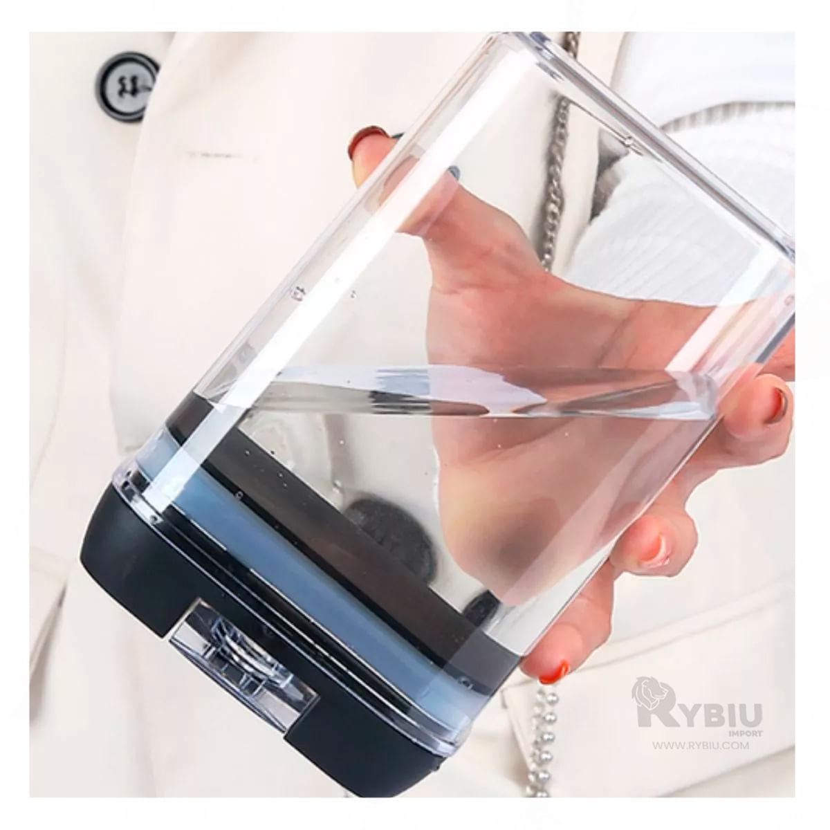 Contenedores Apilables de Material Acrilico con Tapa Negra