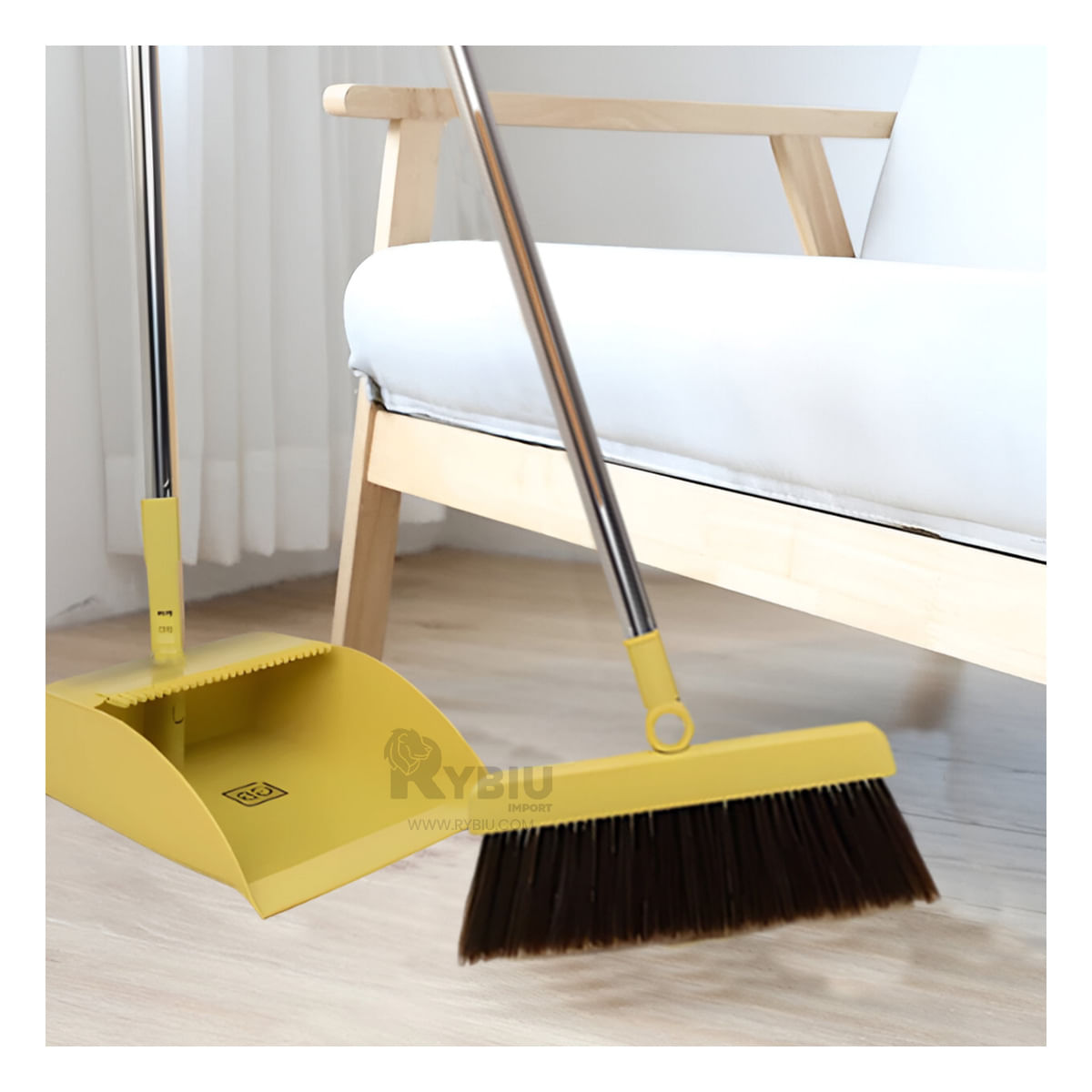 Escoba Versatil con Recogedor de Color Amarillo Y+Agendita