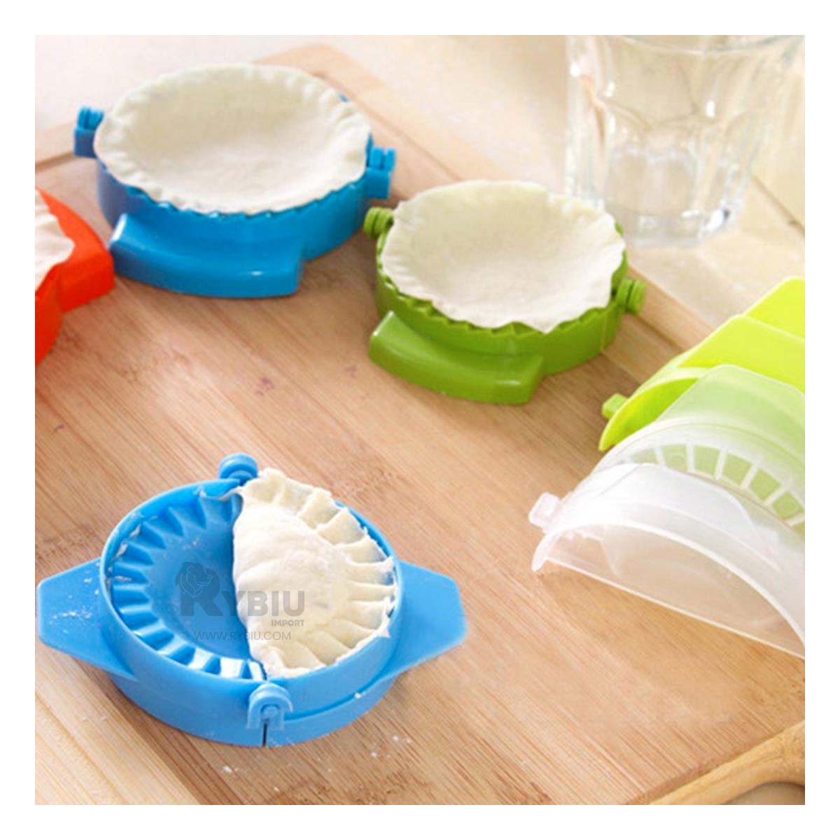 Set Compacto de 3 Moldes Resistente Multicolor Y+Stickers