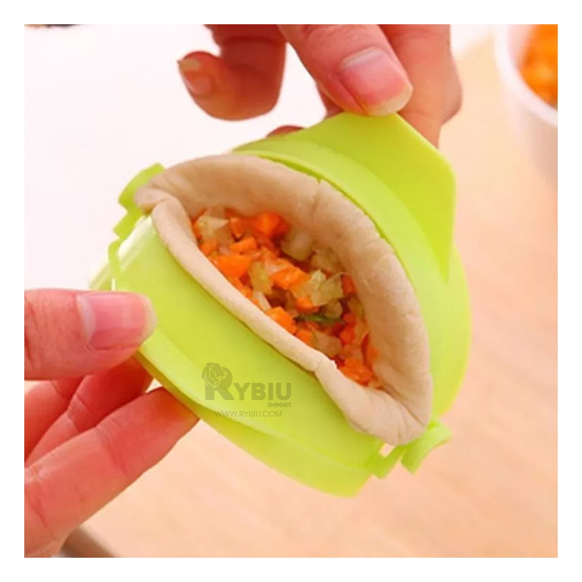 Set Compacto de 3 Moldes Resistente Multicolor Y+Stickers