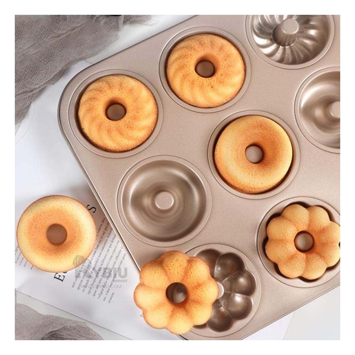 Molde para Postres con 3 Formas en Color Dorado Y+Stickers