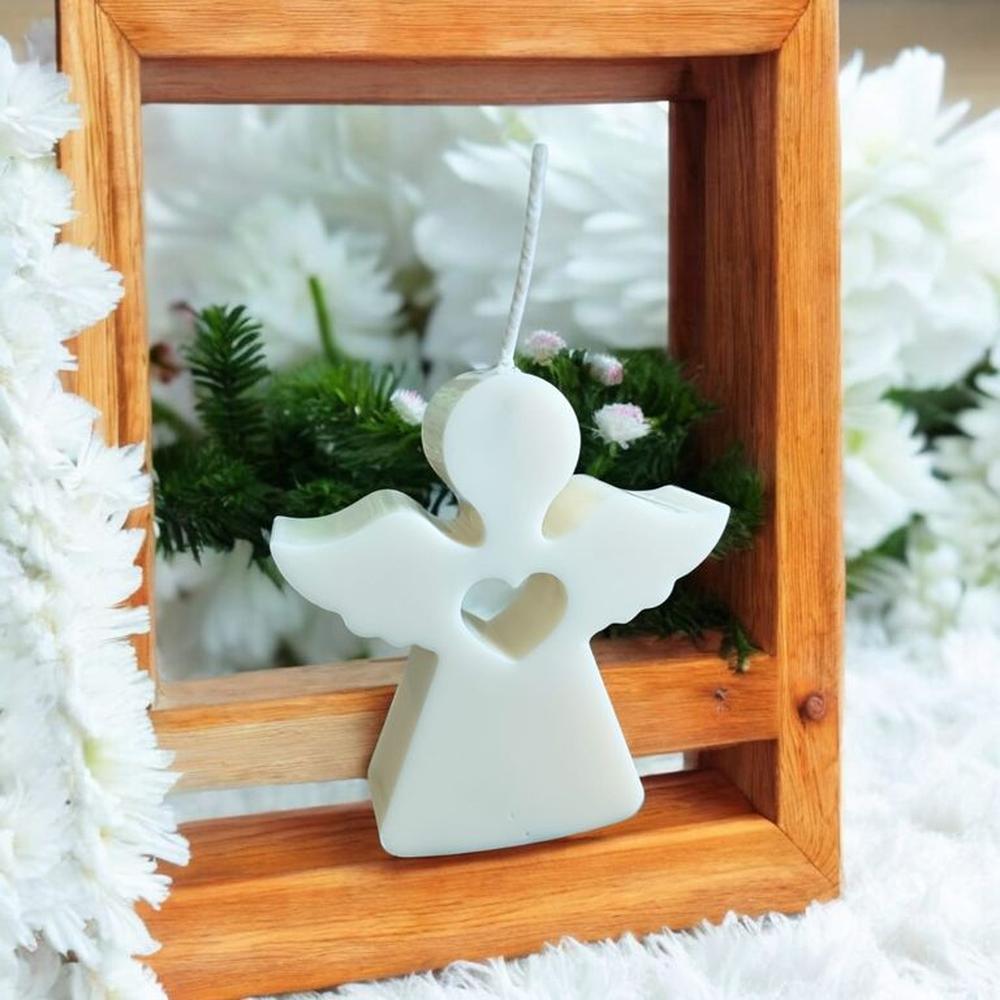 VELA  ANGEL CON CORAZON PERFUMADA DE CERA DE SOJA