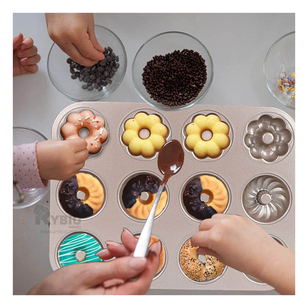 Molde para 12 Donas de 3 Modelos en Dorado