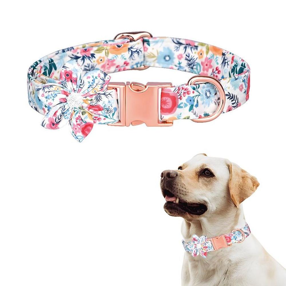 Collar Floral Para Mascotas Celeste Blanco - Talla L Collar Floral Para Mascotas Celeste Blanco - Talla L