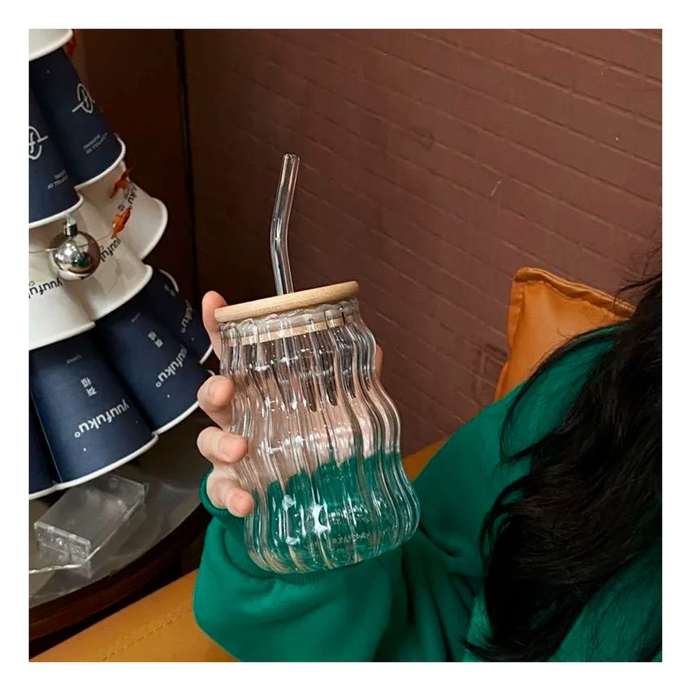 Vaso Redondeado con Tapa y Sorbete Transparente Vaso Redondeado con Tapa y Sorbete Transparente