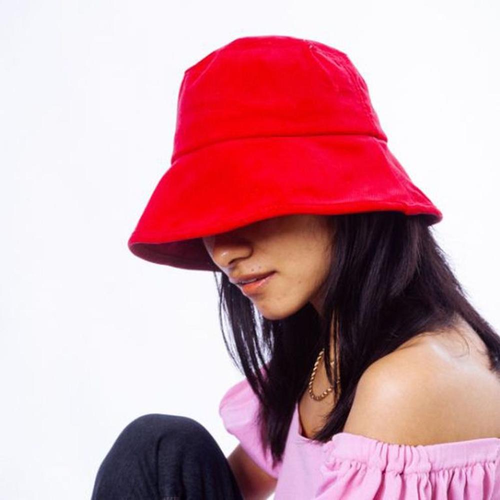 Bucket Hat Lu Rojo