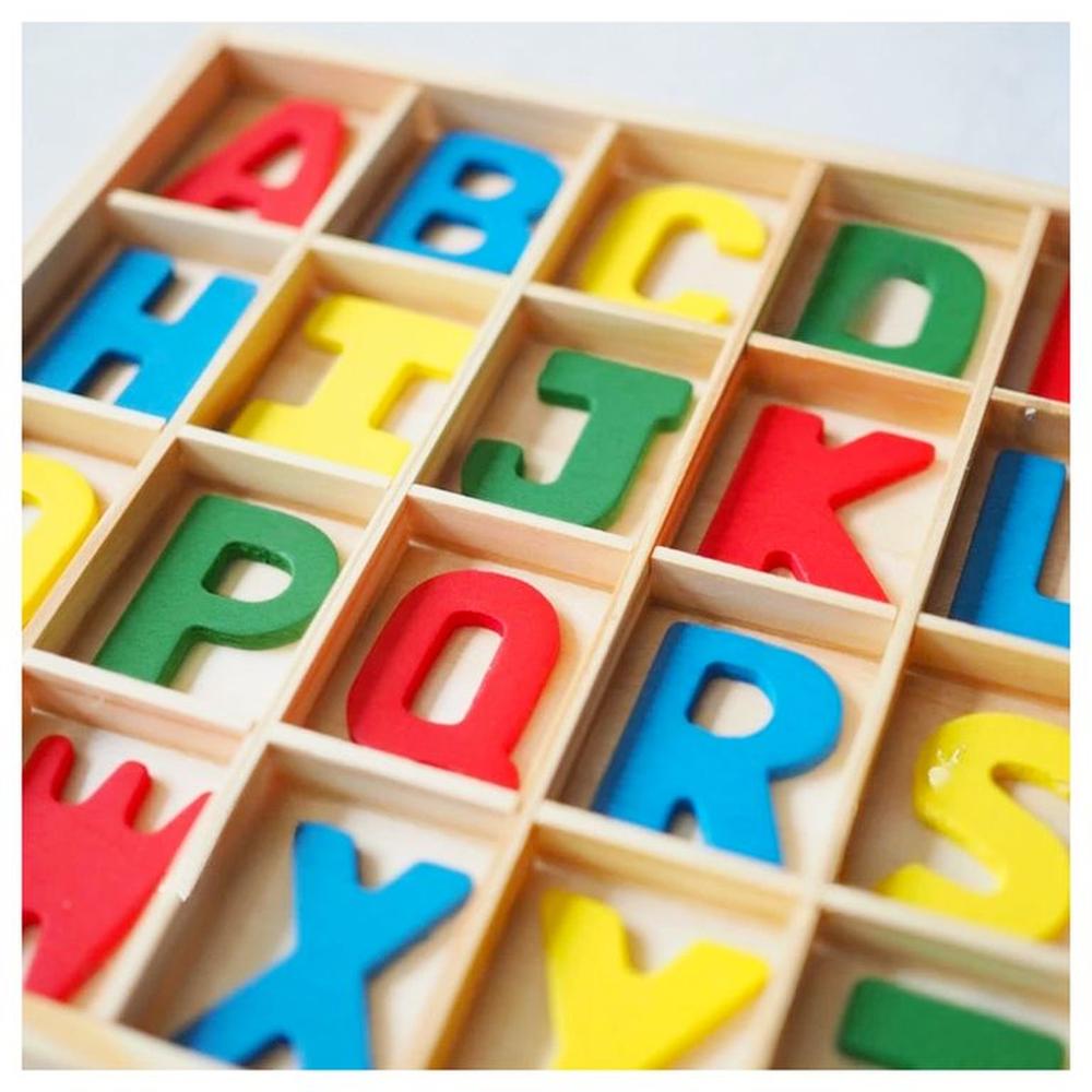 Set De 56 Letras Alfabeto Mayúsculas De Madera Colores - Oechsle