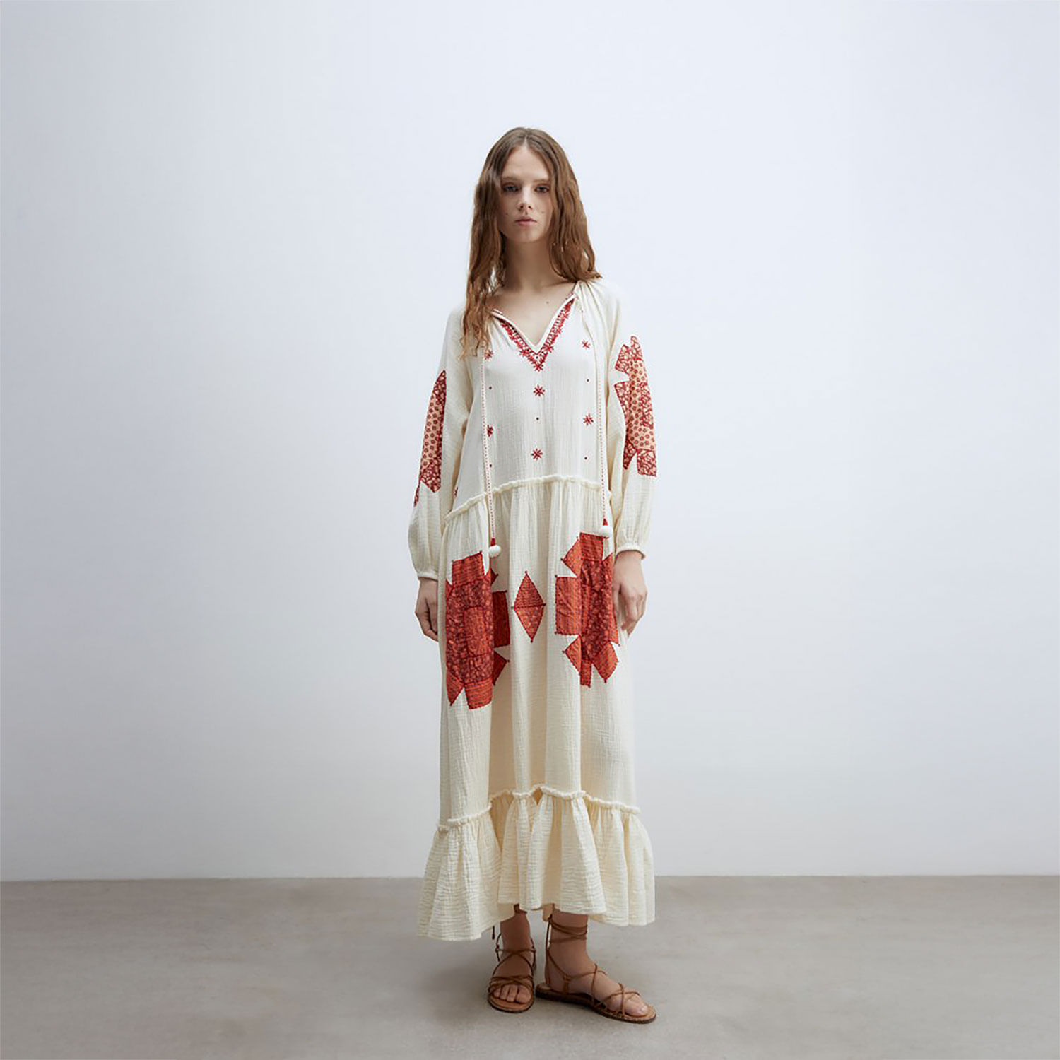 Vestido Mujer Sfera Bordado Patch Crudo