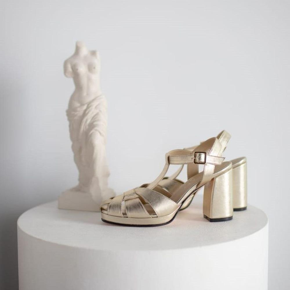 SANDALIAS DE CUERO IRISABA PARA MUJER LOLA PLATINO 39 Dorado