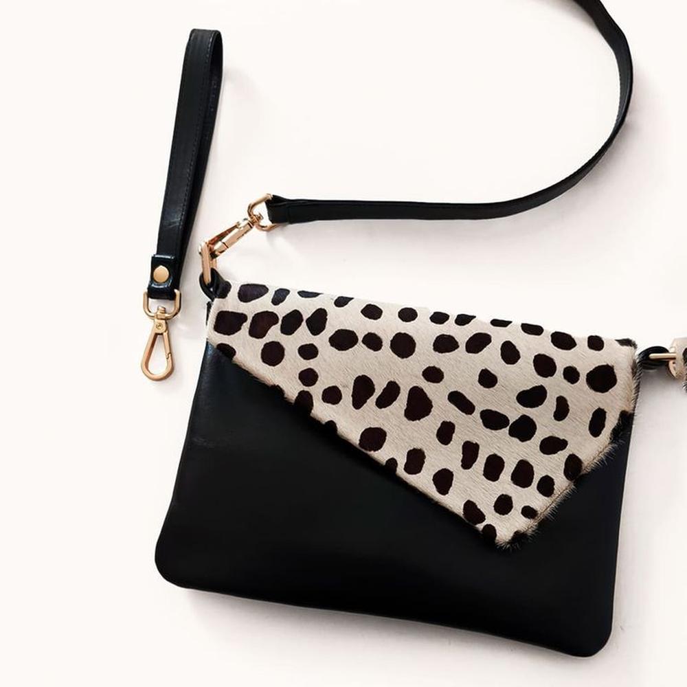 CARTERA TIPO SOBRE DE CUERO IRISABA PARA MUJER ALONDRA NEGRO