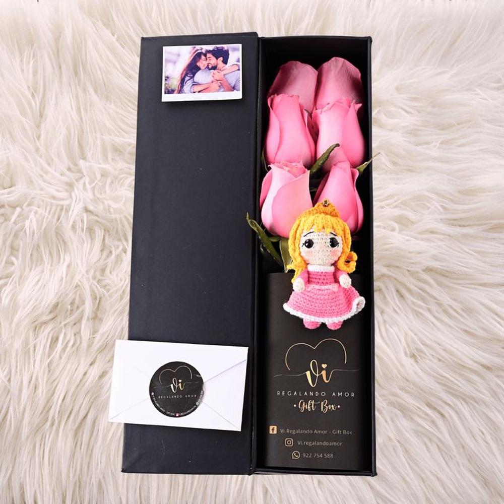 Box Luxury Rosas Rosadas  + Aurora - Arreglo floral - Princesas