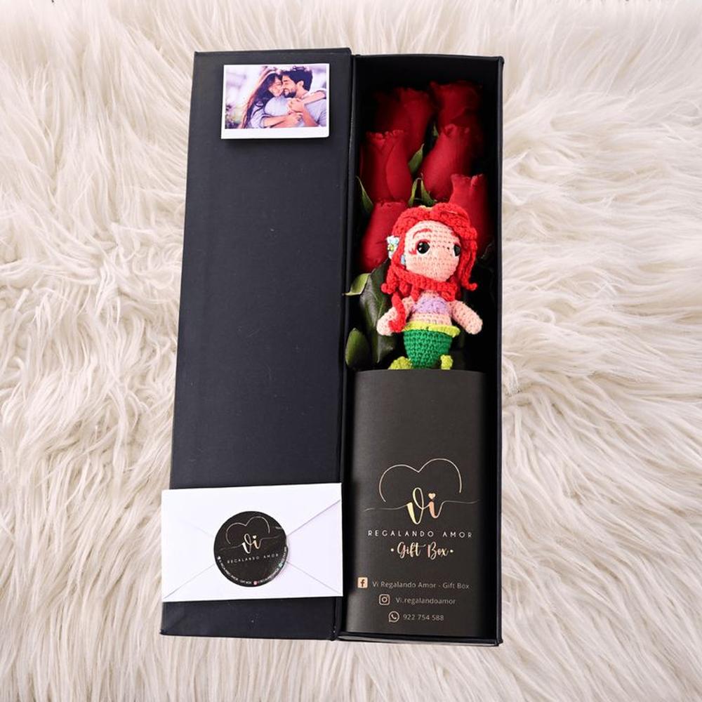 Box Luxury Rosas Rojas + Ariel - Arreglo floral - Princesas