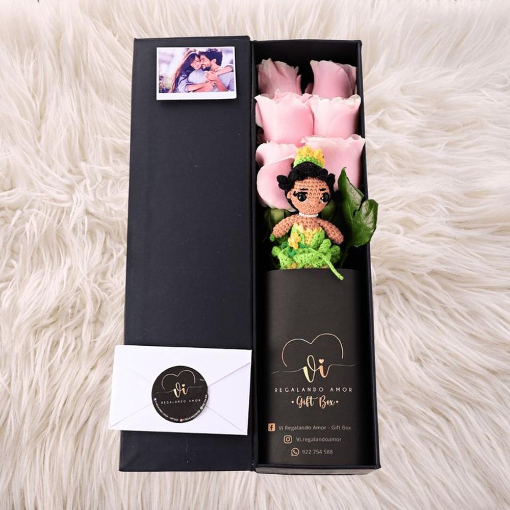 Box Luxury Rosas + peluche amigurumi -Box floral - Princesas