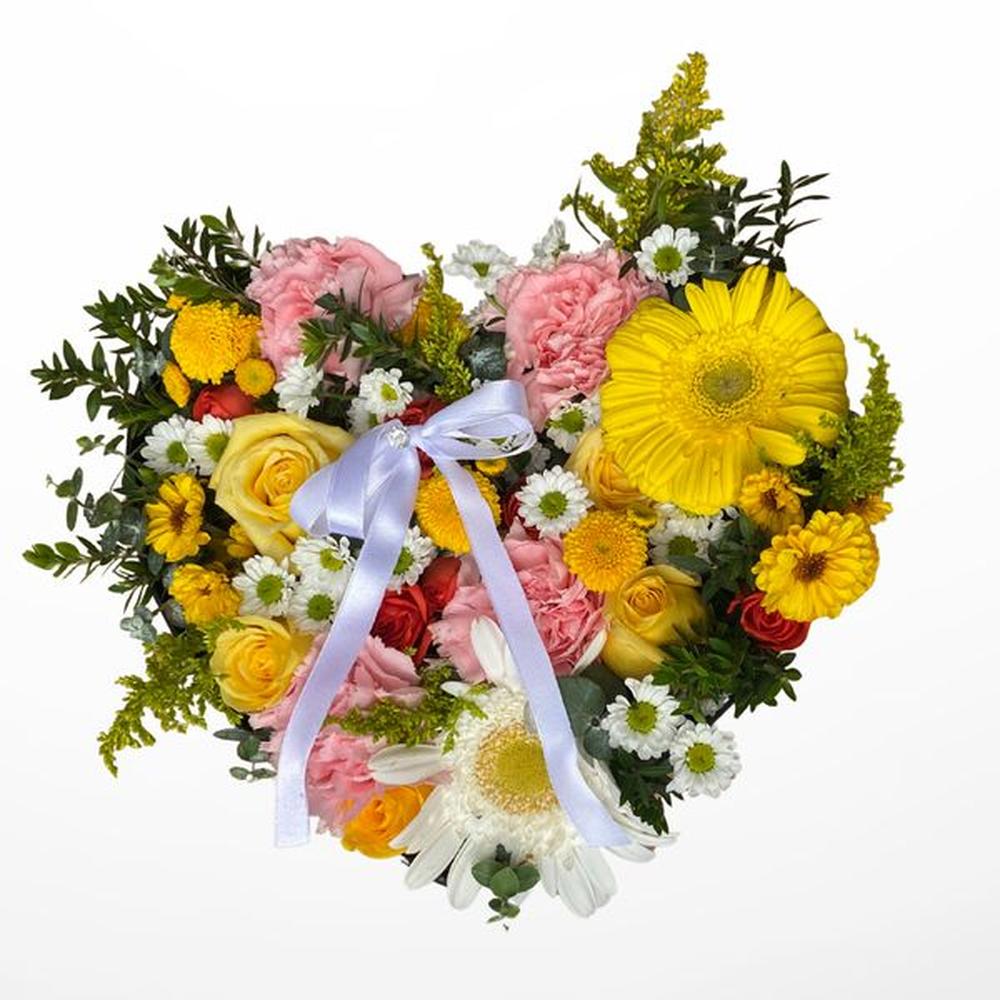 Corazón Primaveral  Flores Amarillas - Arreglo floral