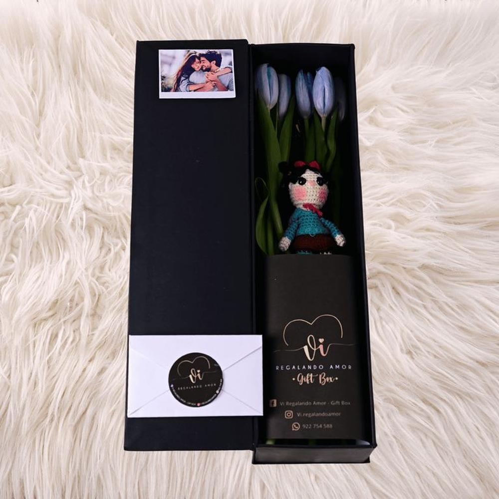 Box Luxury Tulipanes Celestes + Vanellope - Areglo floral - Princesas