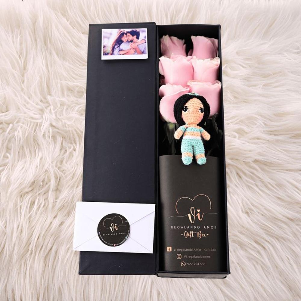 Box Luxury Rosas + Jazmin - Arreglo floral - Princesas