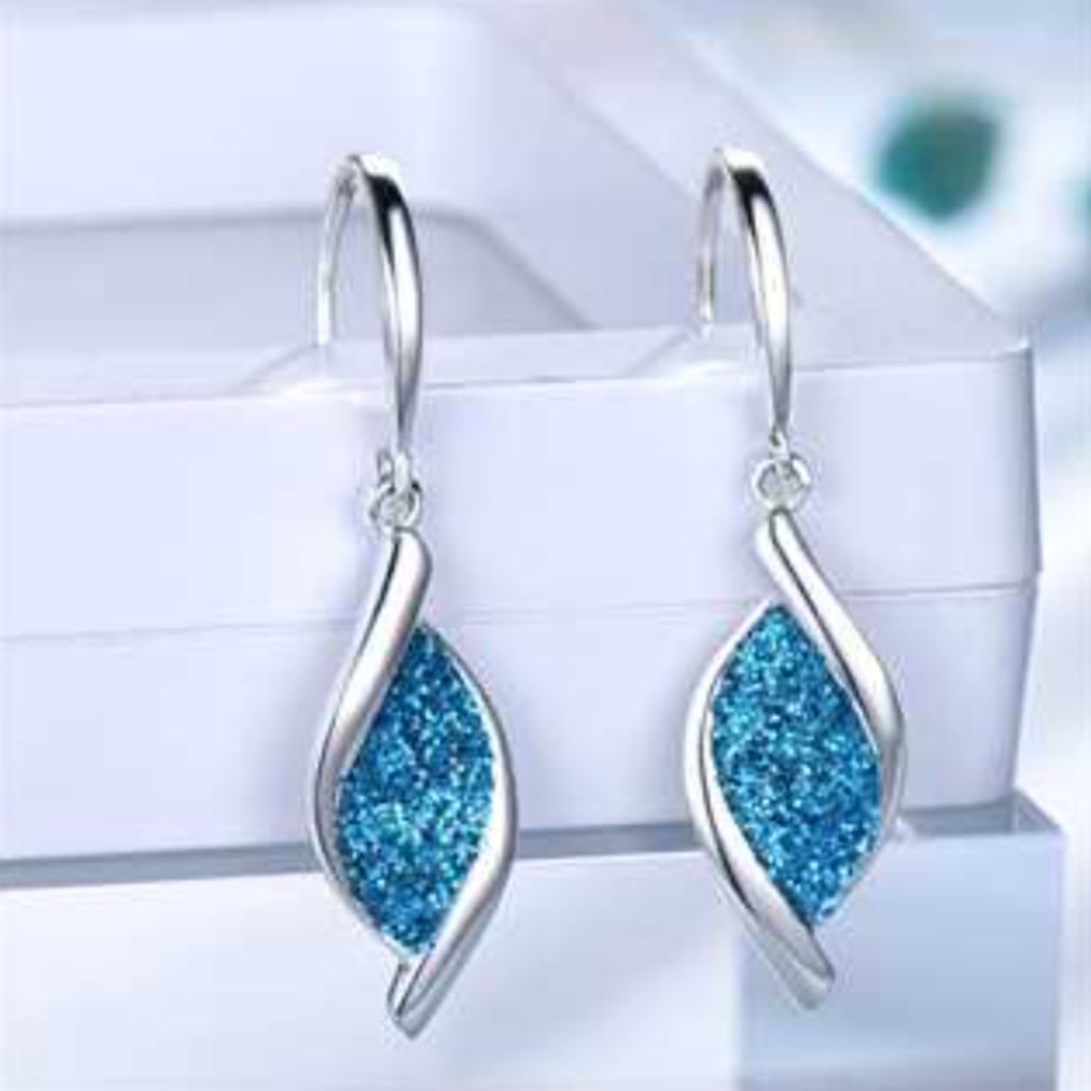 Aretes Elegante Con Curva Luminosa Celestial - Plata 925