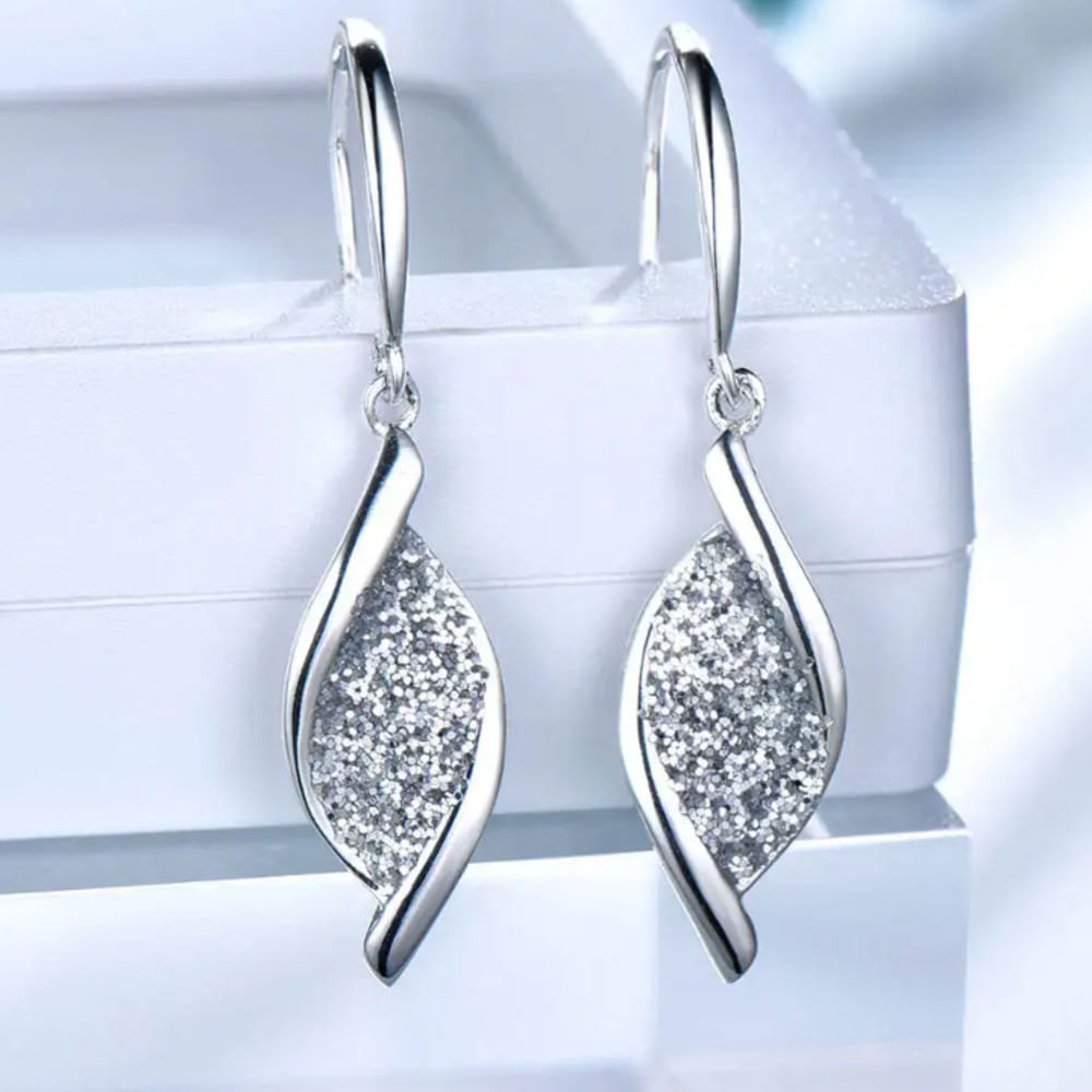 Aretes Elegante Con Curva Luminosa - Plata 925