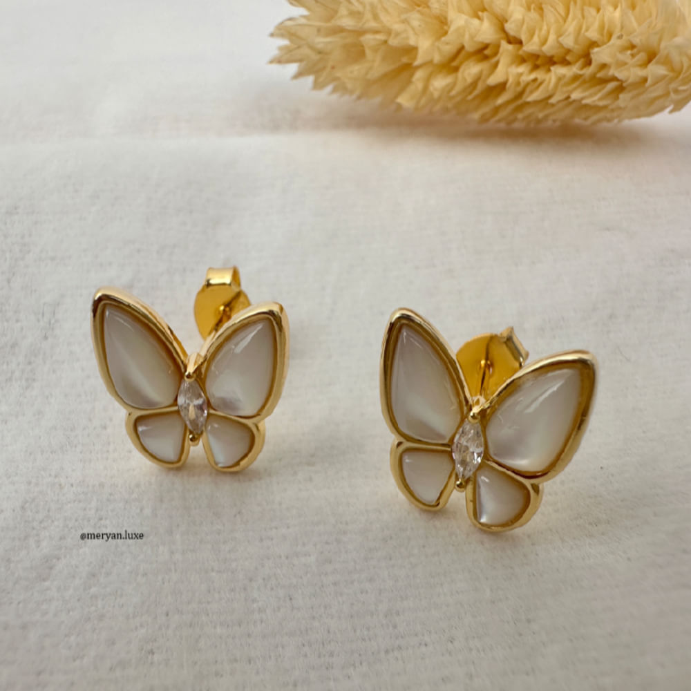 Arete Belleza Mariposa Eterna en Oro