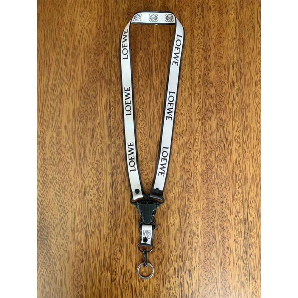Llavero Loewe Lanyard Pita Colgador de Llaves Dorado Bajo