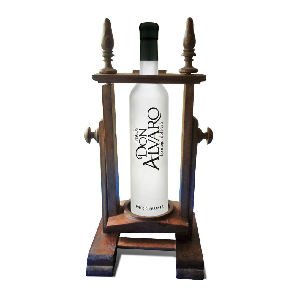 Porta Botella Campanario con Pisco Don Alvaro Quebranta Botella 500 ml.