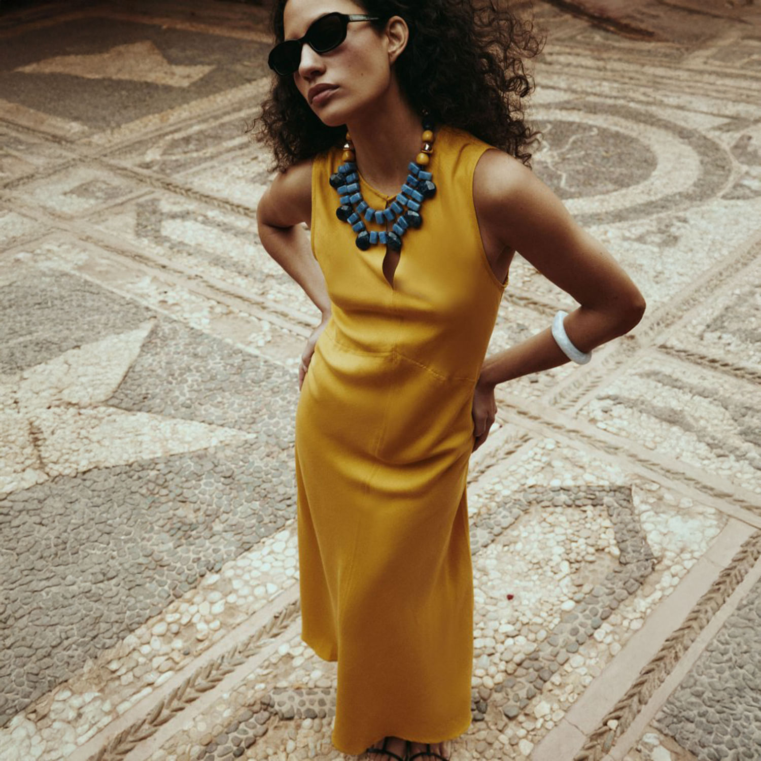 Collar Mujer Sfera Choker Turquesas Five Elements Azul Oscuro