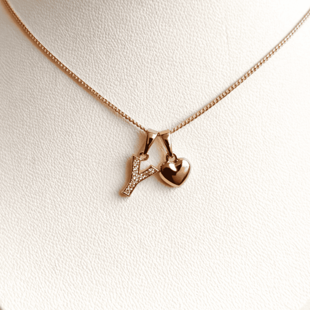 COLLAR LETRA Y MAS CORAZON BAÑADO EN ORO ROSA 18 KILATES