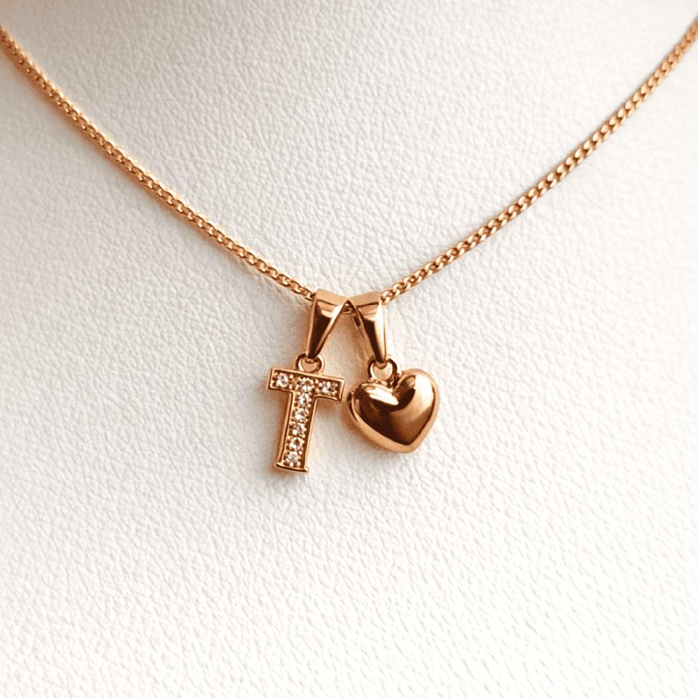 COLLAR LETRA T Y CORAZON BAÑADO EN ORO ROSA 18 KILATES