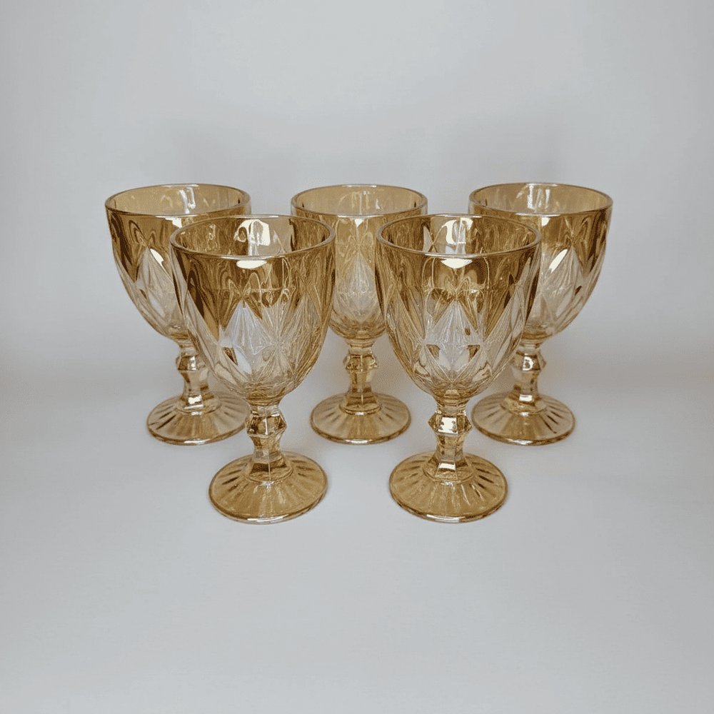 Copas Vintage Labradas de Vidrio Dorado Elegancia para Vino o Agua Copas Vintage Labradas de Vidrio Dorado Elegancia para Vino o Agua