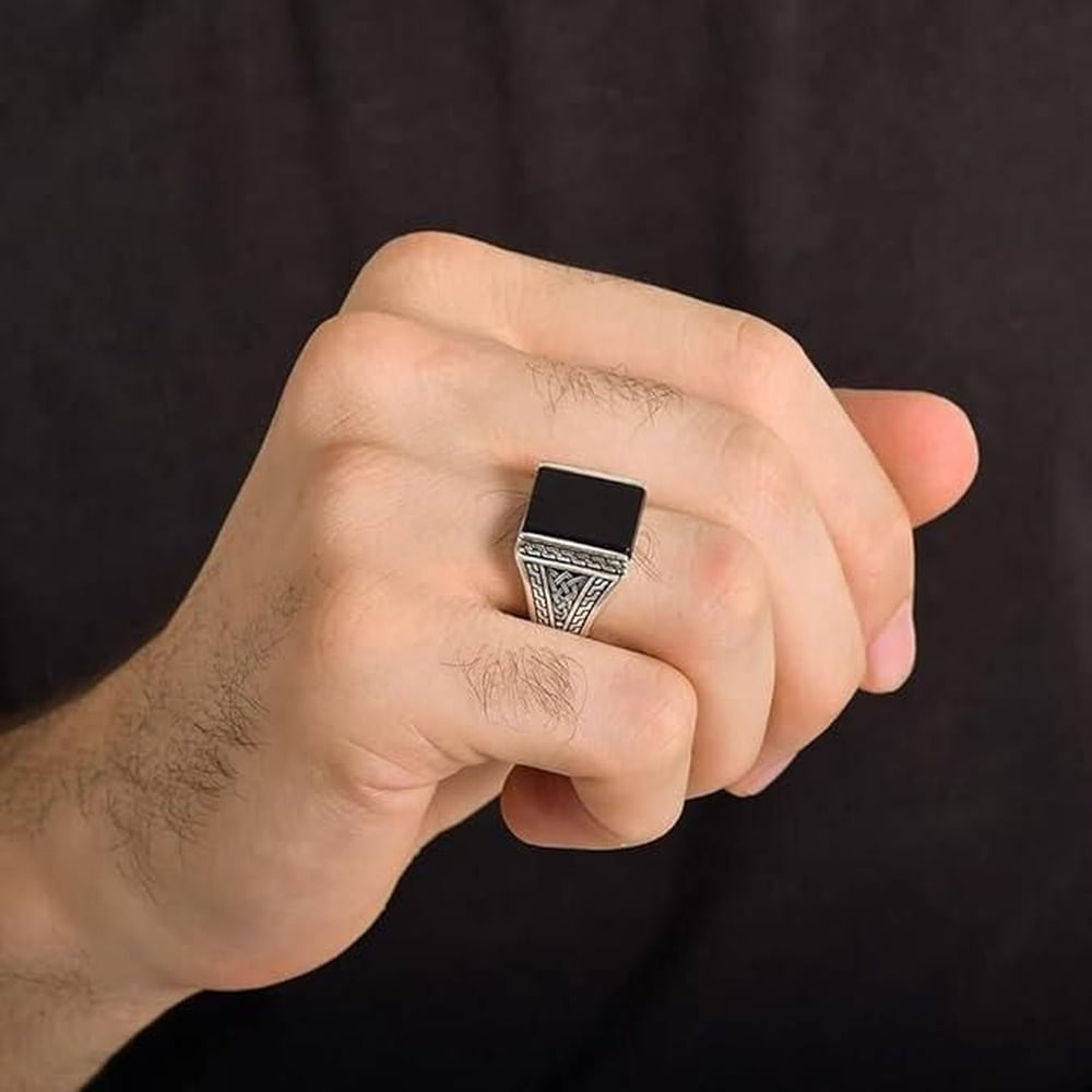 Anillo Nero de Hombre con Circón Negro