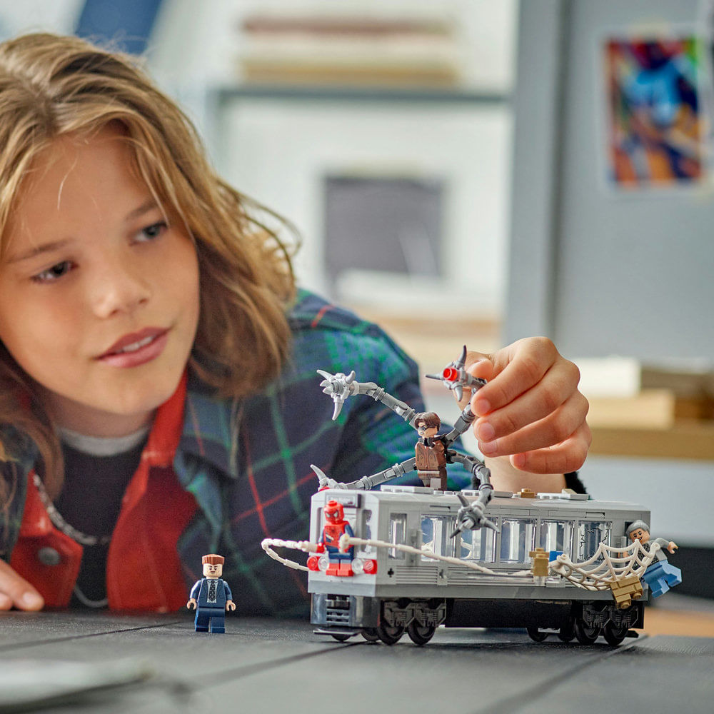 LEGO 76321 Spider-Man vs. Doc Ock Escena del Tren Subterráneo - Oechsle