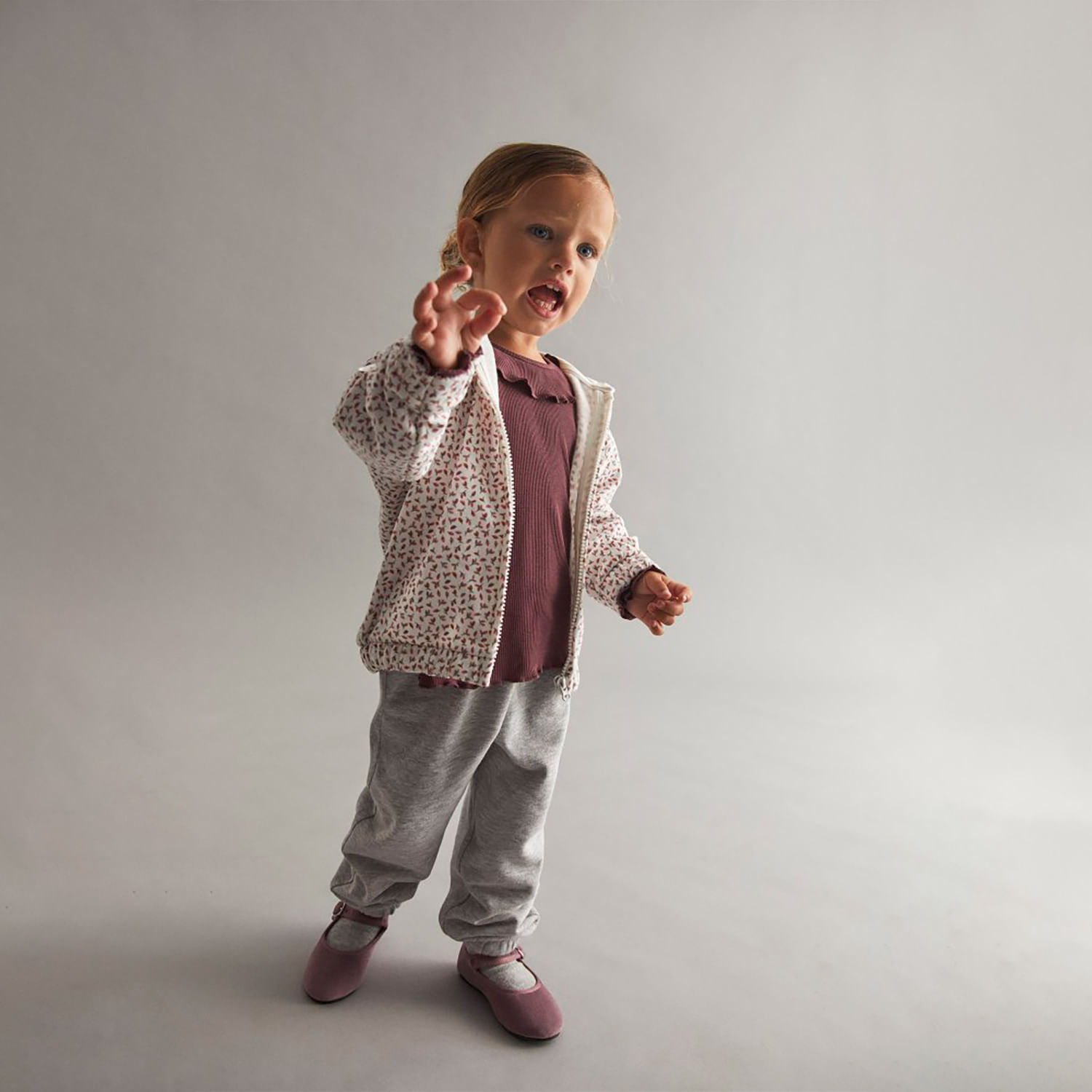 Polera Bebé Niña Sfera Capucha Aop Crudo